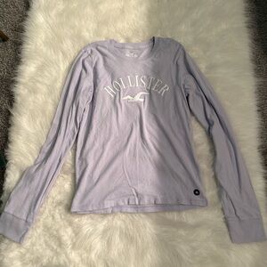 NWOT. Hollister Long-Sleeve Logo Graphic Tee. Light Purple. XS